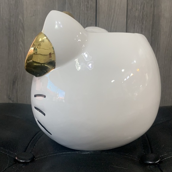 New Sanrio Hello Kitty Ceramic Planter With Metallic Gold Bow Tag Attached - Picture 7 of 10